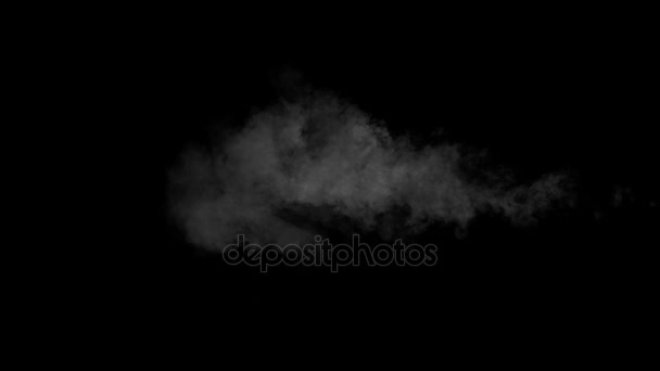 Vapeur d'eau blanche sur fond noir 