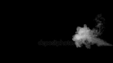 Siyah arka plan üzerine beyaz su buharı