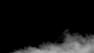 Siyah arka plan üzerine beyaz su buharı