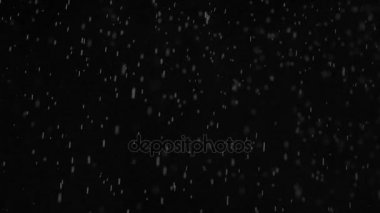 Su buharı siyah arka plan üzerine küçük parçacıklar