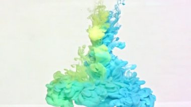 Mavi ve sarı mürekkep su