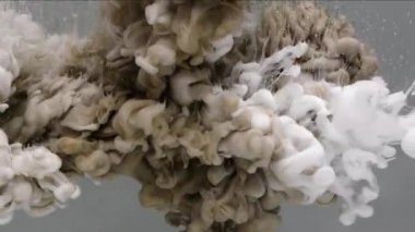 Altın ve beyaz mürekkep su