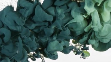 Sarı ve siyah mürekkep su