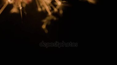 Sihirli parlayan akışı, Sparks karanlıkta