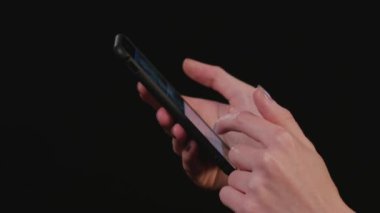 Kadın kullanır App telefon