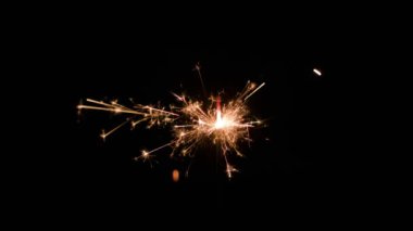 Sihirli parlayan akışı, Sparks karanlıkta