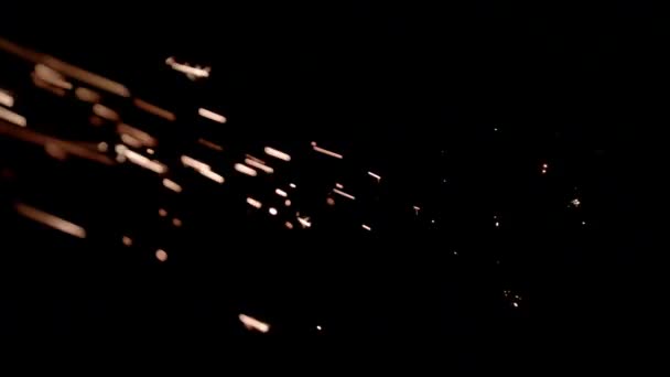 Kembang api kuning terang pada latar belakang hitam — Stok Video