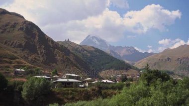 Gürcistan Kafkasya dağlarının görünümü