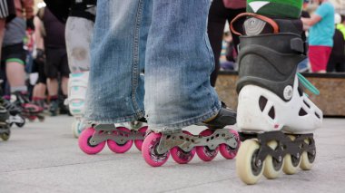 Birçok bacaklar silindir-bıçaklar