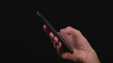 Kadın kullanır App telefon