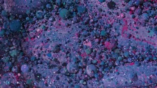 Heldere puzzleachtige bubbels Slow Motion olie inkt — Stockvideo