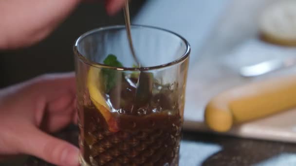 A Glass of Tea with Lemon — Stock Video