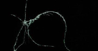 Kara Pencere Arkaplanındaki Gerçek Buz.