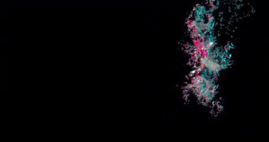 Su Sıçratan Baloncuklar Siyah Arkaplan