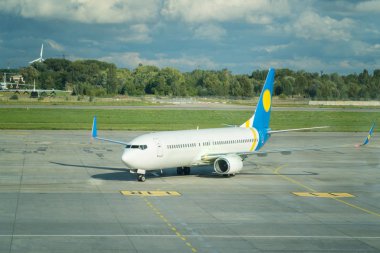 Uçak havaalanında uçuş için hazır