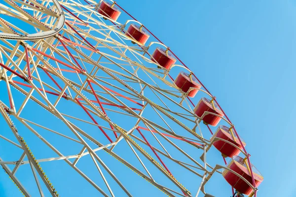 Blue Sky 'da Retro Dönme Dolap