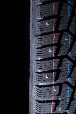 Kış lastiği koruyucusu. Spot ışığı en baştan düşer