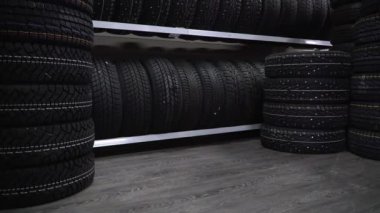 Lastik raftan düştüm. Ağır çekim.