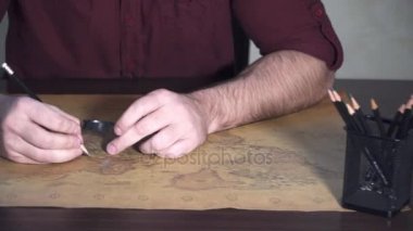 Adam haritada ziyaret etmek istiyorum ülke seçer. Adam ne seçmek bilmiyorum.