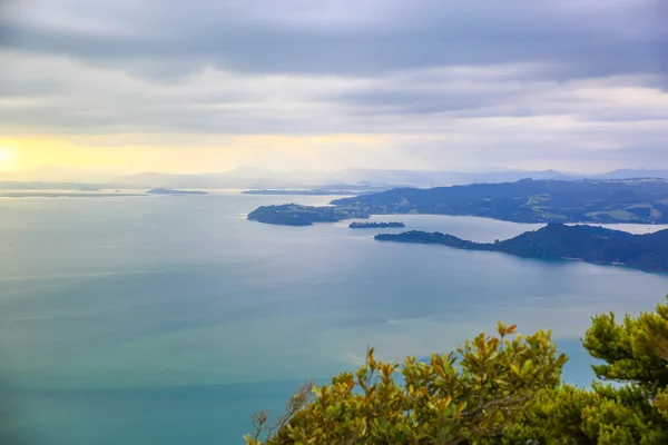 Pemandangan spektakuler dermaga Whangarei dari Mt Manaia, NZ — Stok Foto