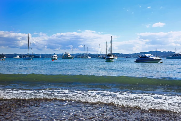 ラッセル ビーチと湾の島、ニュージーランド — ストック写真