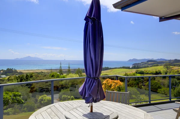Hermosa terraza de Aurora Lodge. Waipú, Nueva Zelanda —  Fotos de Stock