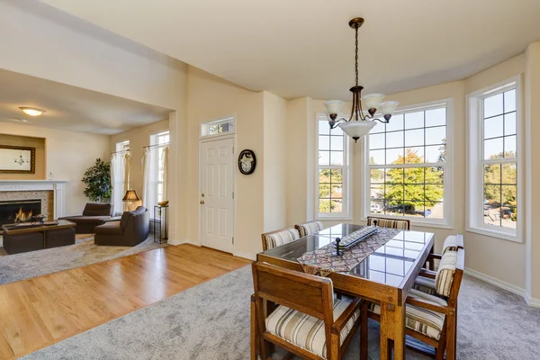 Dining room interior in luxury house. — Stock Photo, Image