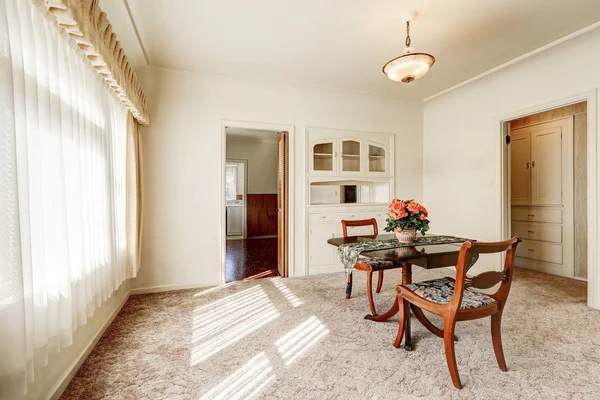 Interior of retro style dining room with carpet floor — Stock Photo, Image