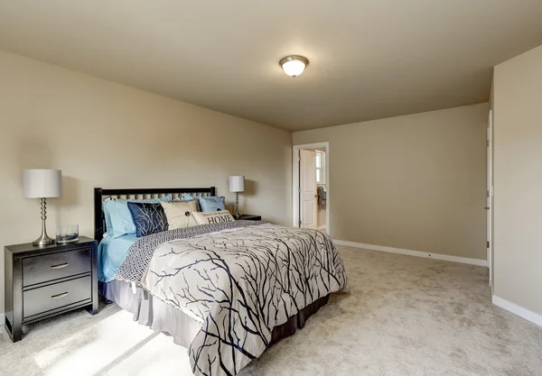 Simple design interior of beige Woman's bedroom — Φωτογραφία Αρχείου