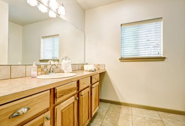 Doğal ahşap banyo vanity