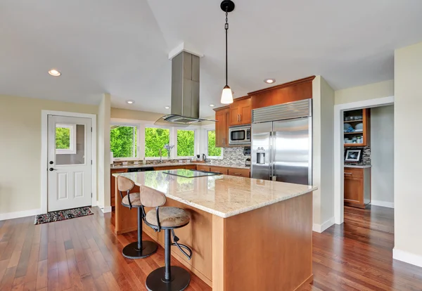 Luxury house interior with modern kitchen — Stock Photo, Image