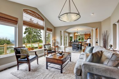 Açık plan oturma odası iç lüks evde 