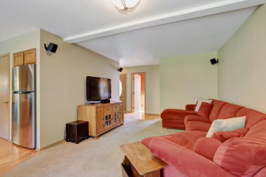 İç ekstra büyük kırmızı koltuk ile Aile Odası 