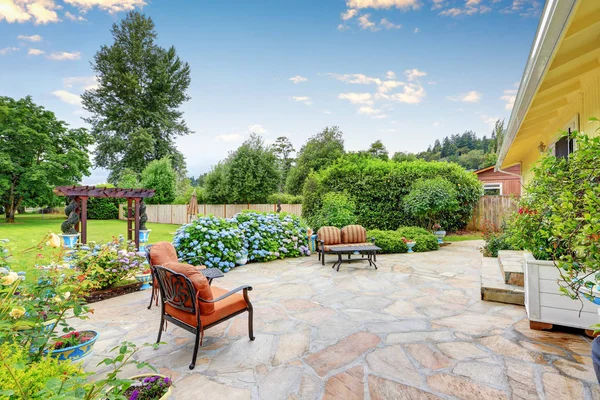 Well designed patio area with stone floor. — Stock Photo, Image