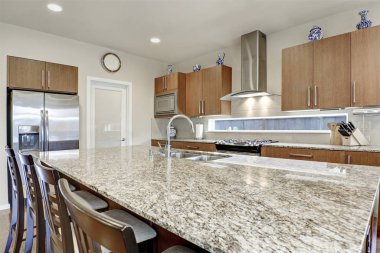 Parlak modern açık plan mutfak oda iç