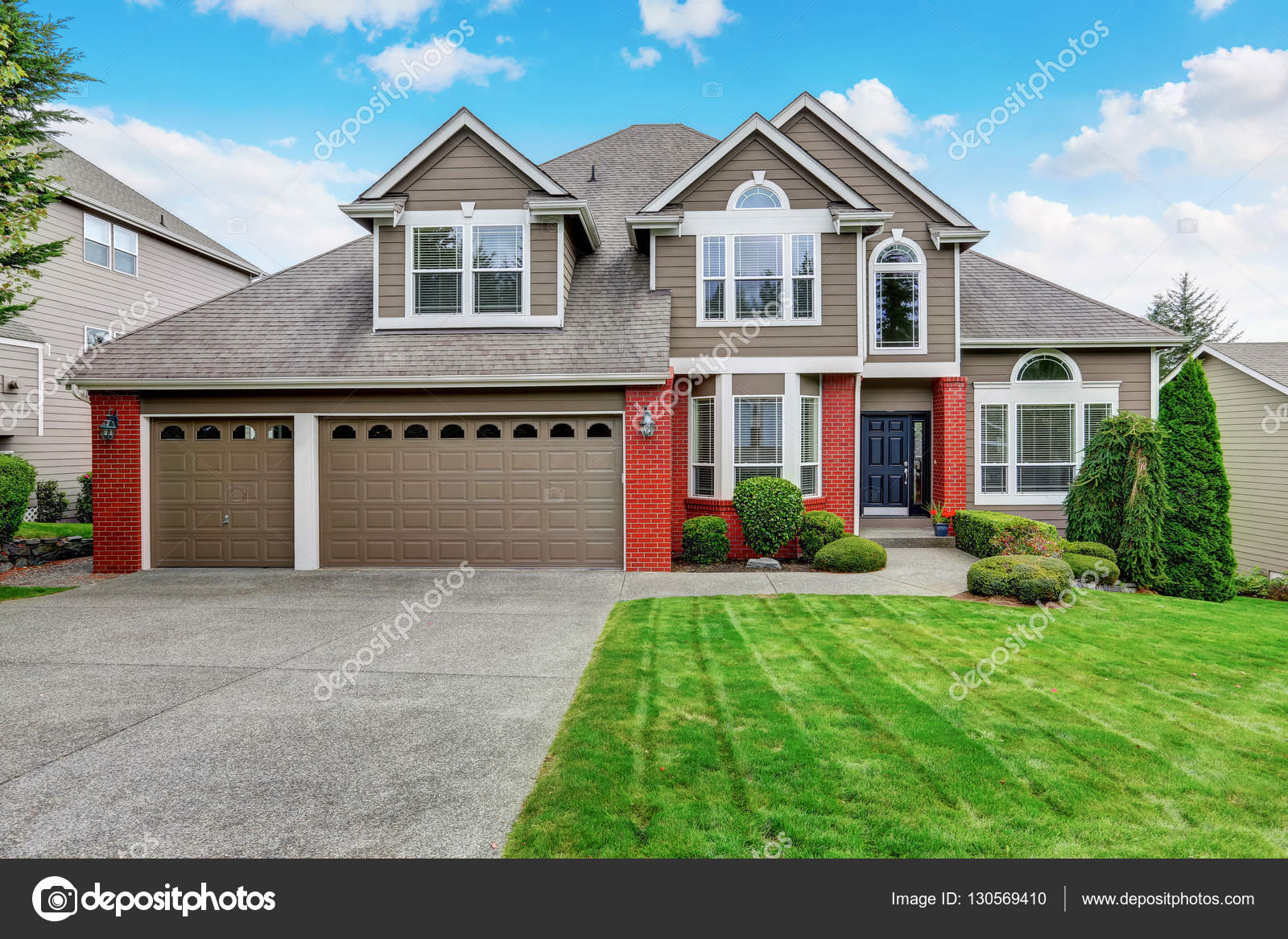 Beautiful Curb Appeal Of Beige House With Red Brick Trim And Nicely Trimmed Front Garden Northwest Usa Photo By Beautiful Curb Appeal Of Beige House With Red Brick Trim And Nicely Trimmed Front Garden Northwest Usa Photo By