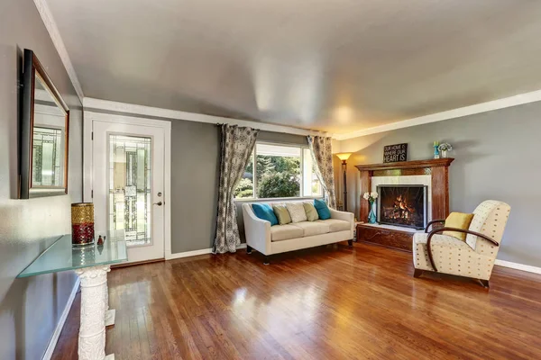 Living room interior with polished hardwood floor — Stock Photo, Image