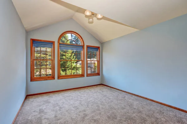 Empty blue room in old American house — Stock Photo, Image