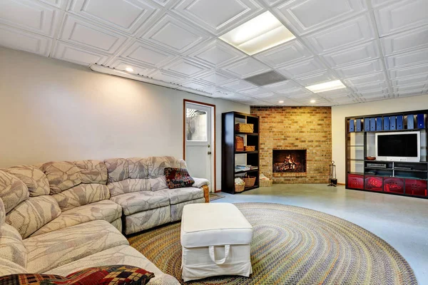 Light Living room remodel with tiled ceiling — Stock Photo, Image