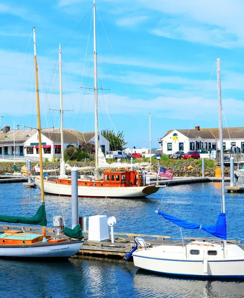 Port Townsend, Wa. Downtown marina deniz araçları ve tarihsel bui ile — Stok fotoğraf