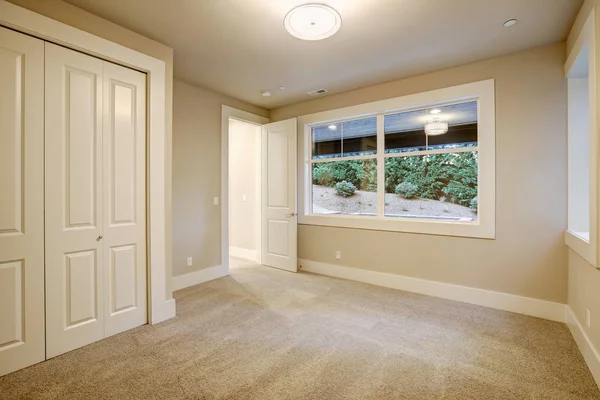 Empty room interior in new construction home — Stock Photo, Image