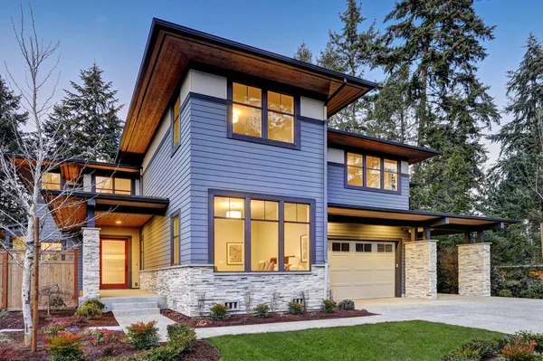 Luxurious new construction home in Bellevue, WA — Stock Photo, Image