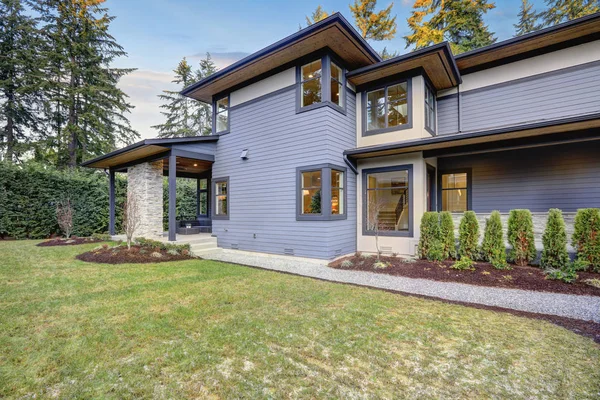 Rumah konstruksi baru mewah di Bellevue, WA — Stok Foto