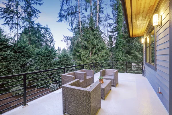 Ev inşaat yeni lüks geniş güverte 