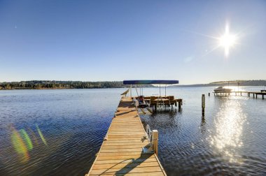Özel dock jet Kayak liftleri ve kapalı tekne kaldıracı, Lake Washington ile.