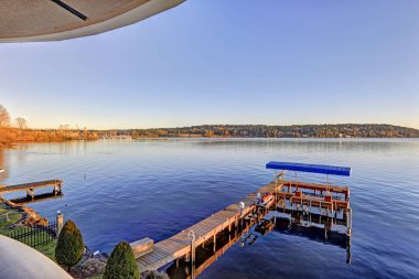 Lake Washington üst balkon şaşırtıcı görünümü