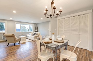 Yeni yenilenmiş bir hikaye usta ev iç. 