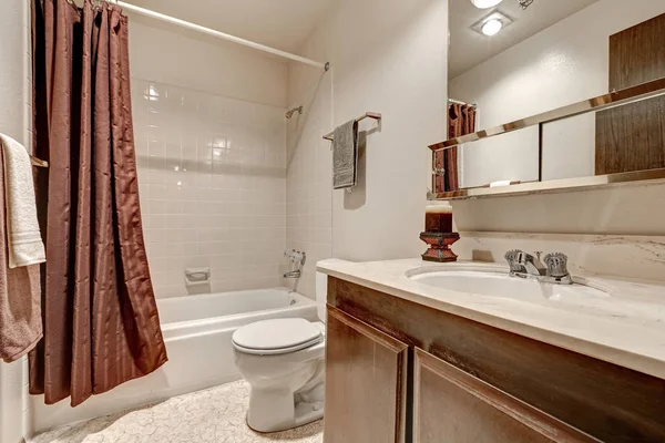Two tones bathroom interior design in apartment — Stock Photo, Image
