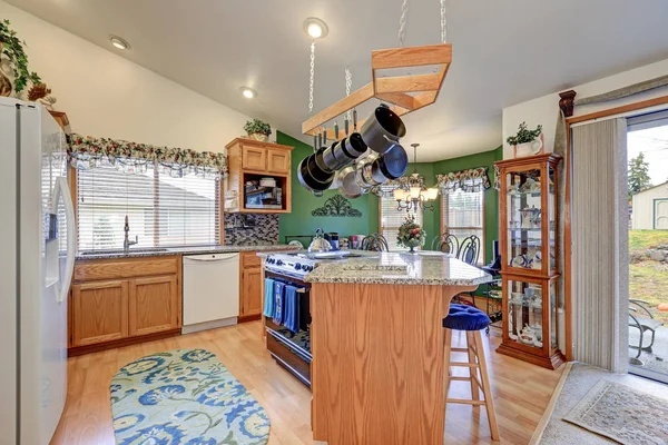 Bright colorful rambler kitchen room design — Stock Photo, Image