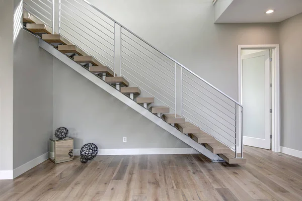 素晴らしいホーム機能ステンレス階段 — ストック写真
